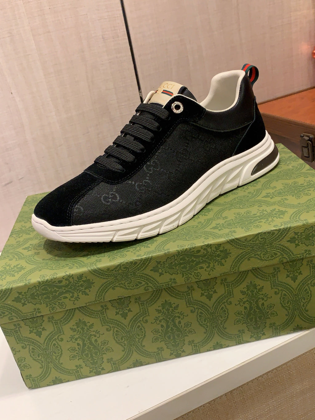 Gucci Black GG-Pattern Low-Top Sneakers | Tonal Detail & Sculpted Sole