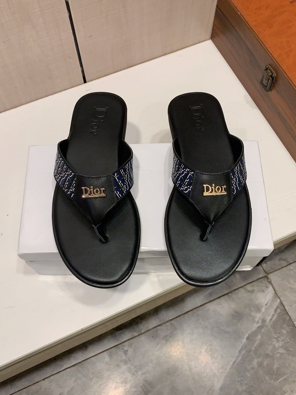 Men’s Black Monogram Thong Sandals | Gold-Tone Letter Detail & Refined Summer Style